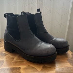 Ten Points Leather Chelsea Boots – Size 8 (EU 39)